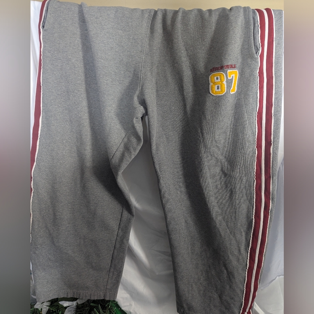 Men's XL Aeropostale Striped Jogger‎